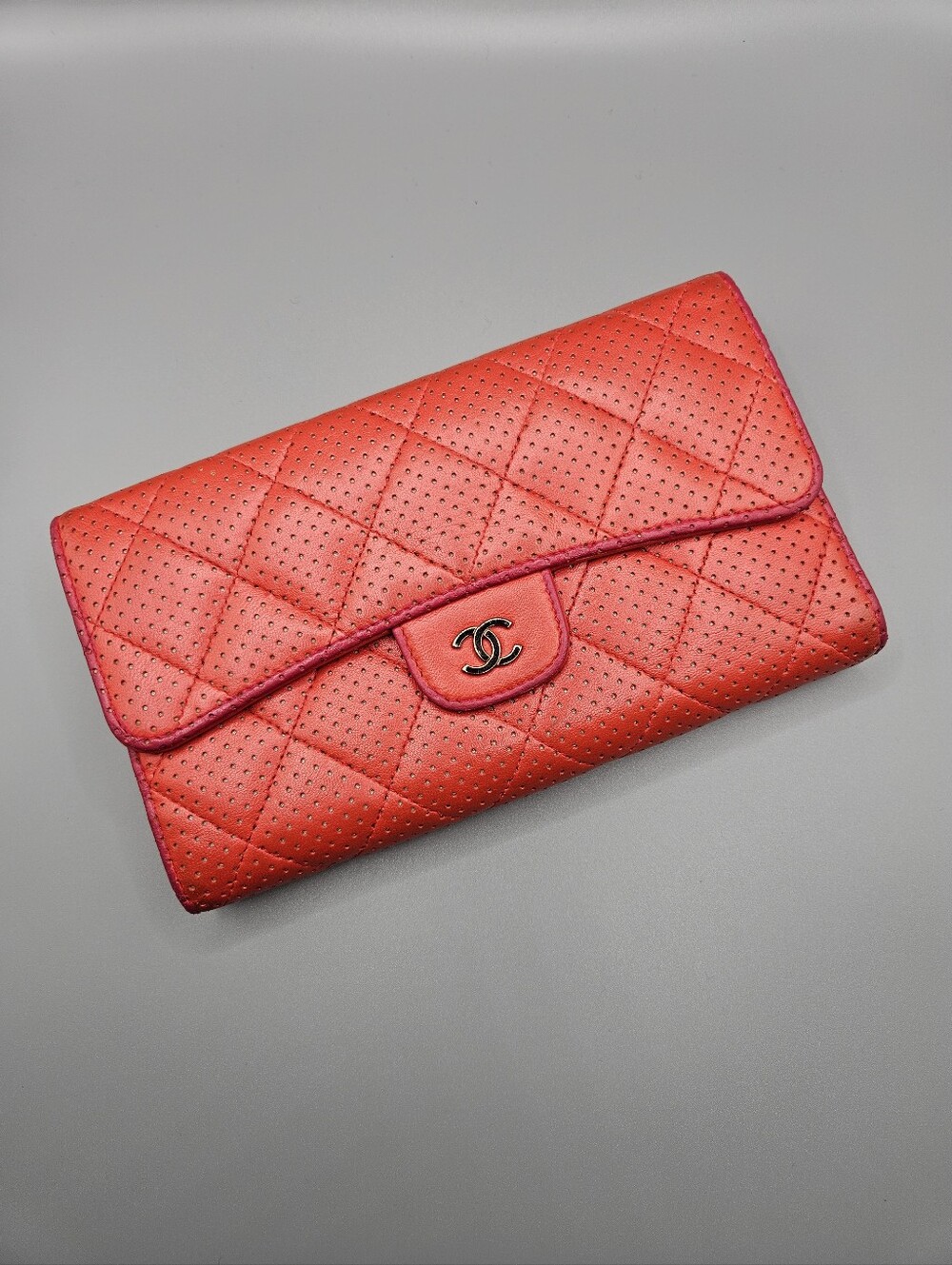 🌺Chanel Quilted Perforated Coral Red Leather Wallet/Clutch🌺 - Picture 10 of 16